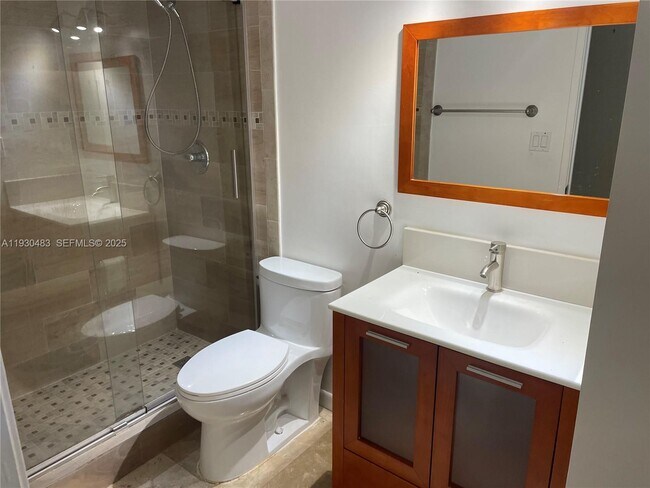 Building Photo - 210 174th St