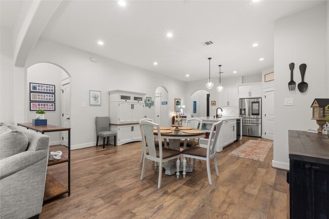 Building Photo - 3559 Pebble Beach Blvd