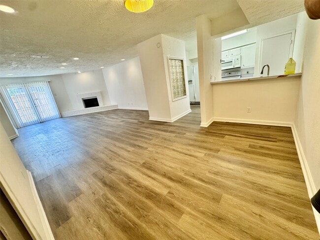 Building Photo - 10555 Turtlewood Ct