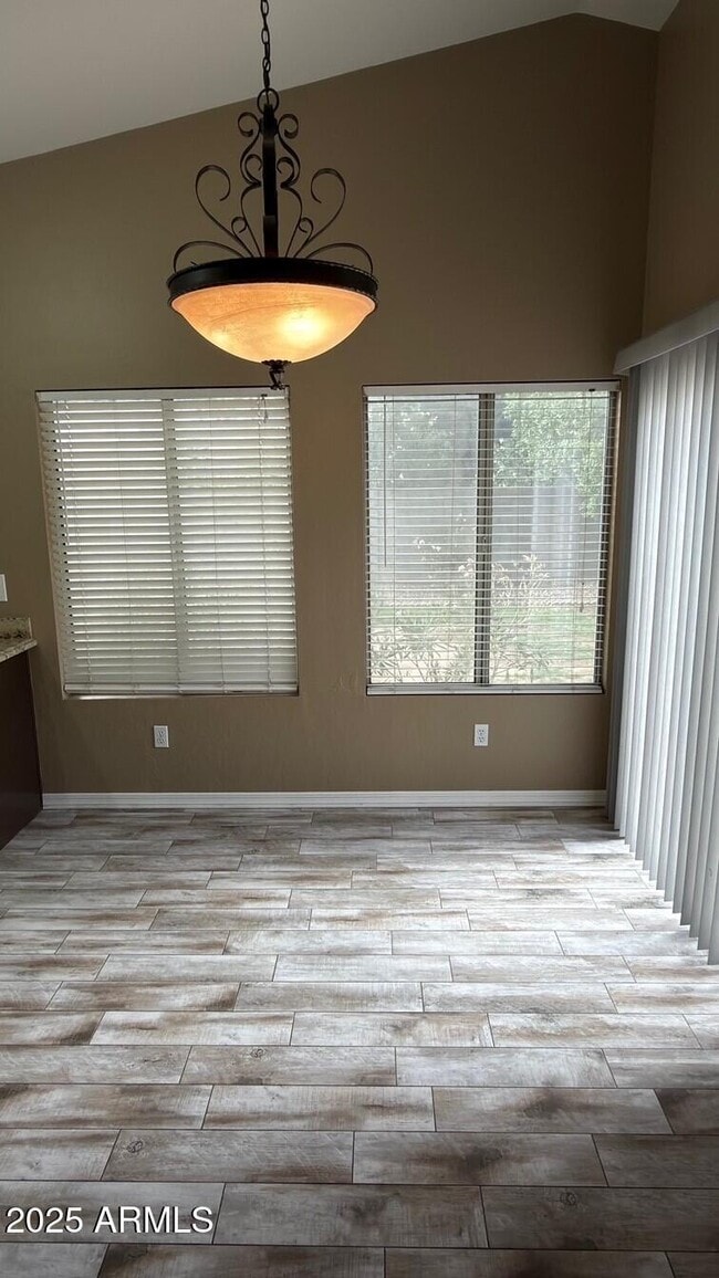 Building Photo - 2702 S Ananea