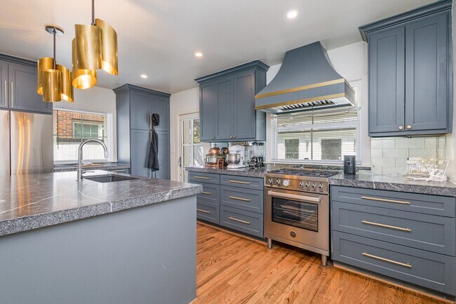 Building Photo - 4148 Normandy Ave