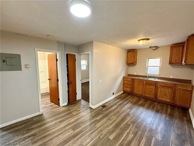 Building Photo - 4652 Warner Rd