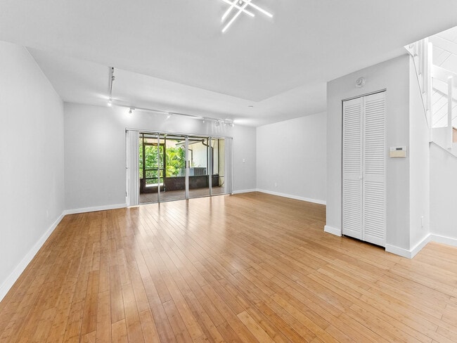 Building Photo - 2226 Nova Village Dr