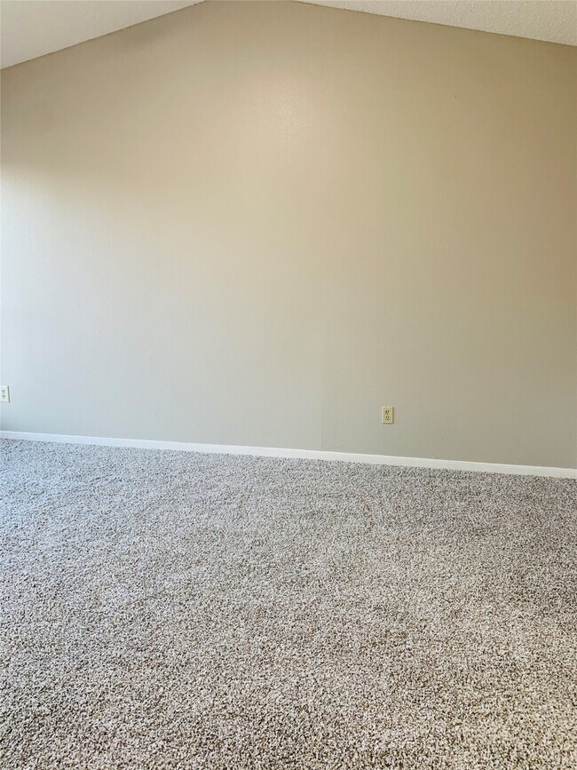 Building Photo - 12500 Brookglade Cir