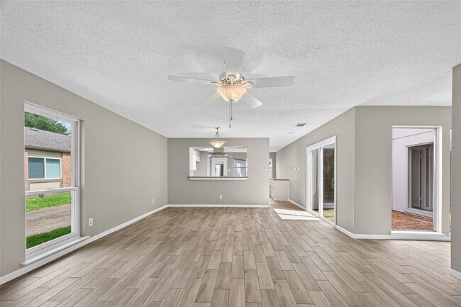Building Photo - 16019 Parksley Dr