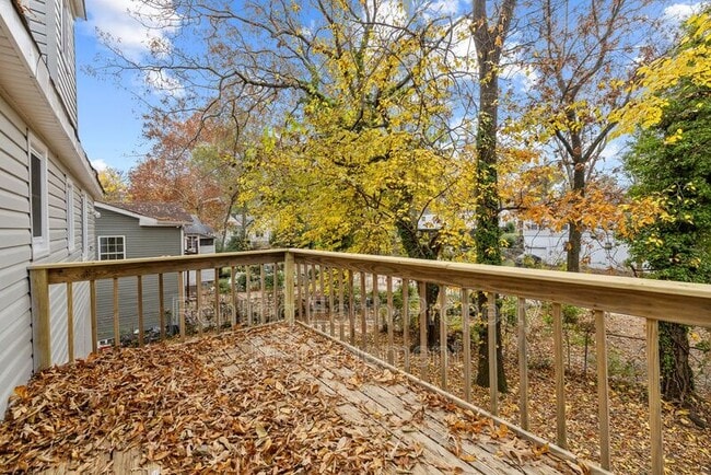 Building Photo - 741 9th Ave W