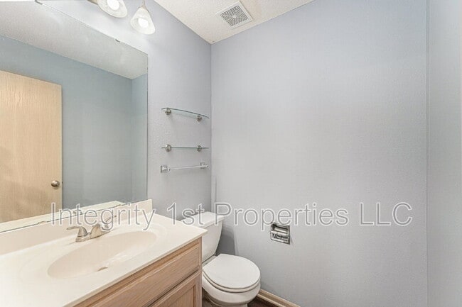 Building Photo - 4448 NE 83rd Terrace