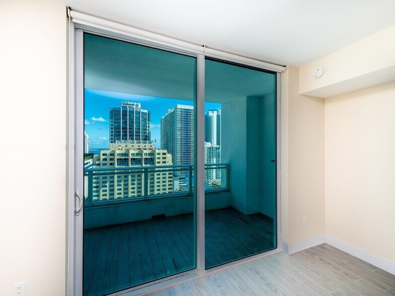 Building Photo - 1080 Brickell Ave