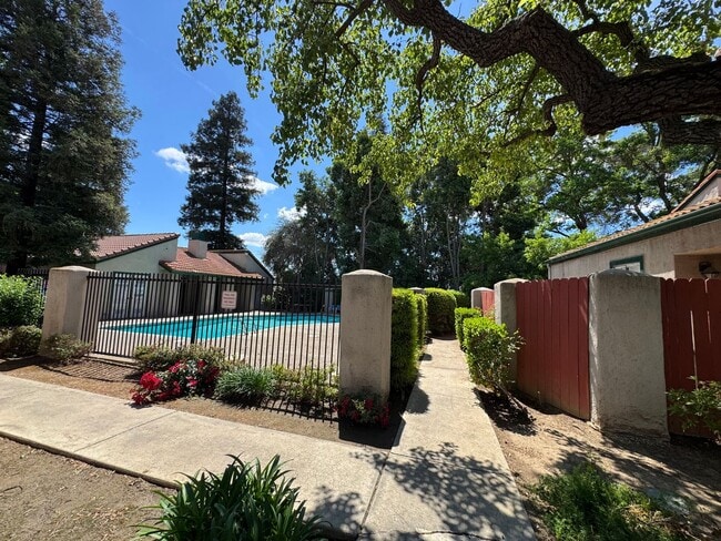 Building Photo - 5965 E Shields Ave