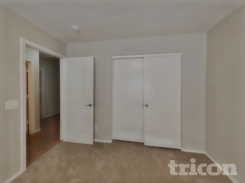 Building Photo - 11122 E Arbor Ave