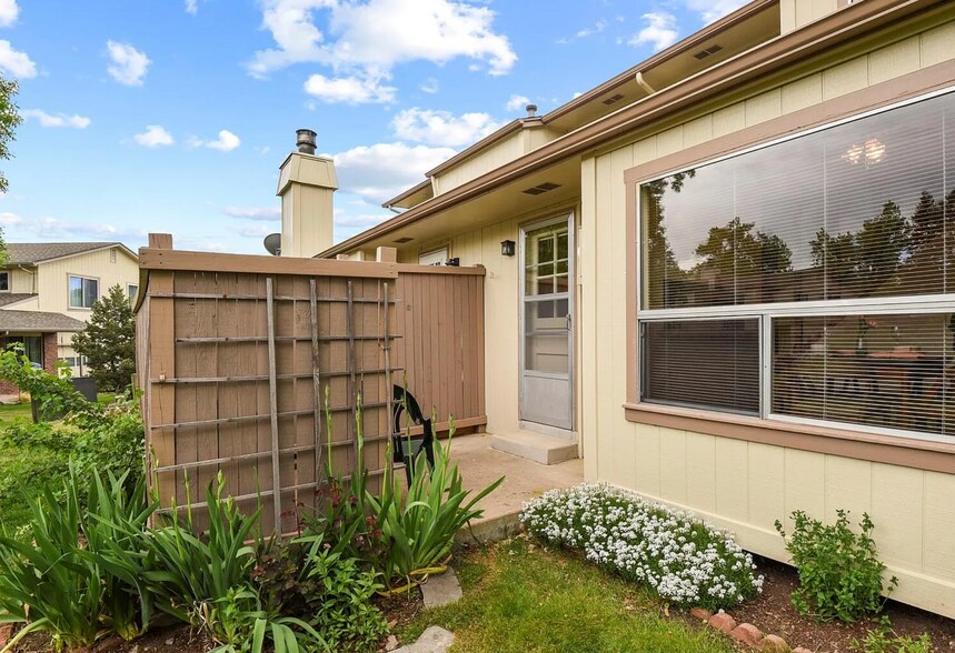 Building Photo - 1708 S Lee St