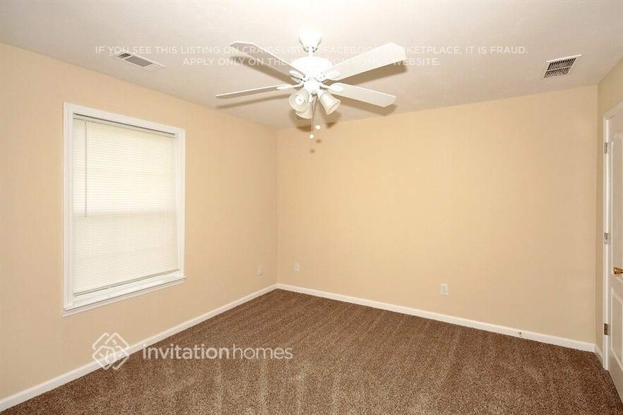 Building Photo - 3838 White Pine Rd