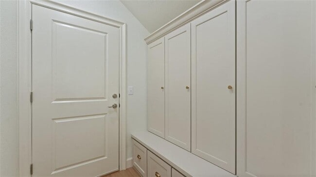 Building Photo - 4402 W Bronco Dr