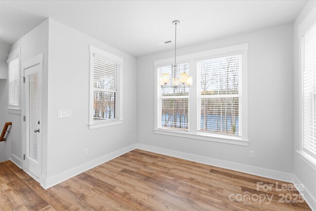 Building Photo - 628 Amalfi Dr