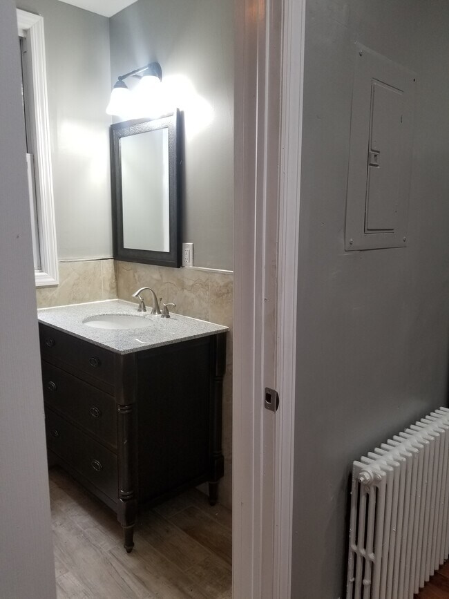 Building Photo - 108 Park Ave