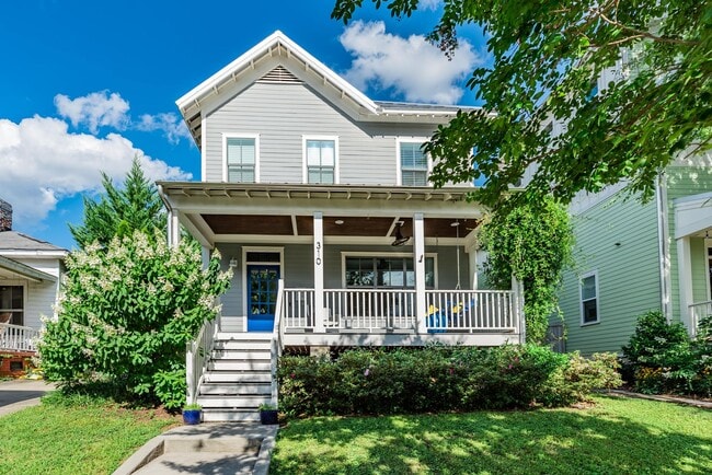 Primary Photo - Available 9/22/25! Gorgeous 2-Story Home i...
