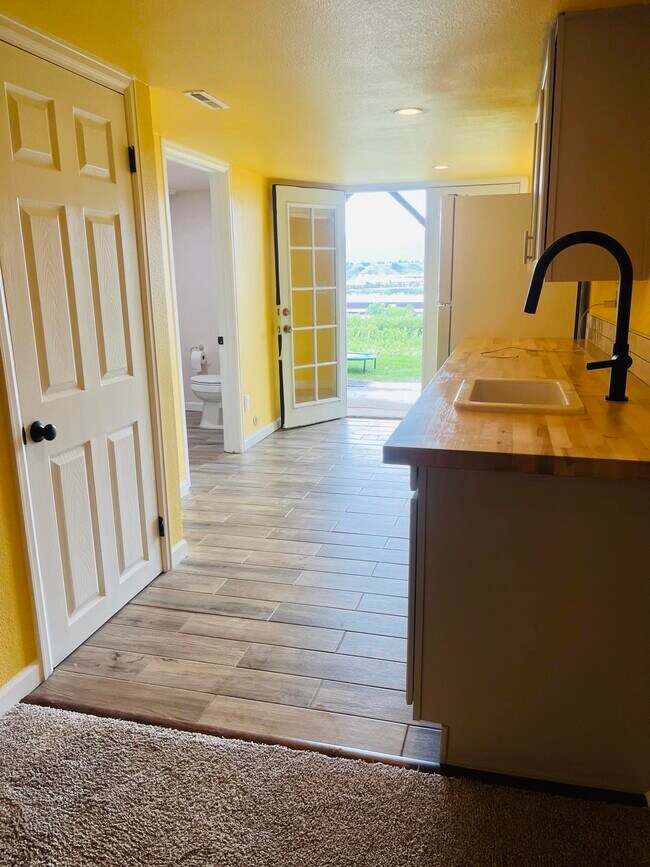 Building Photo - 1442 Territory Trl