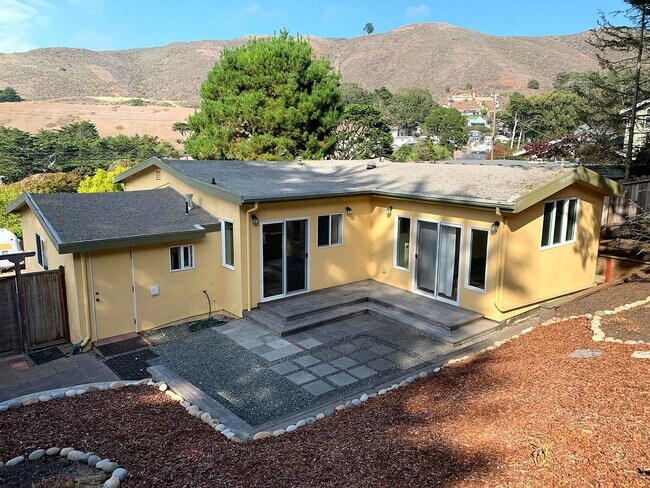 Building Photo - 450 Loma Vista Terrace