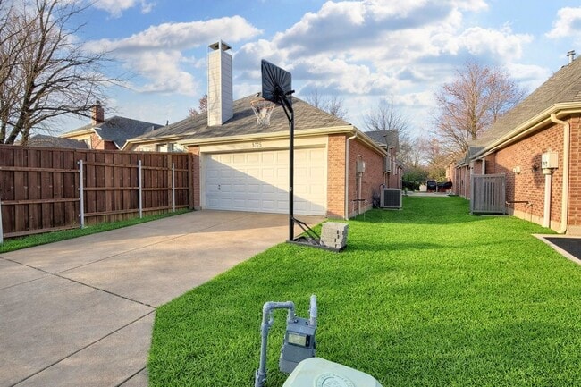 Building Photo - 7189 Waterlily Ln