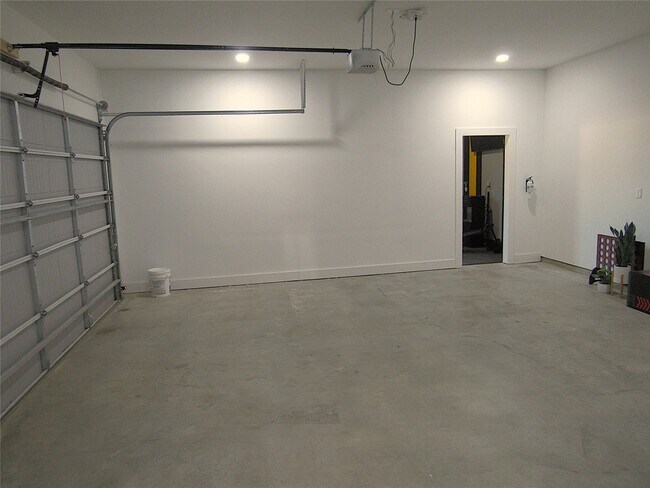 Building Photo - 51 Rd 6613