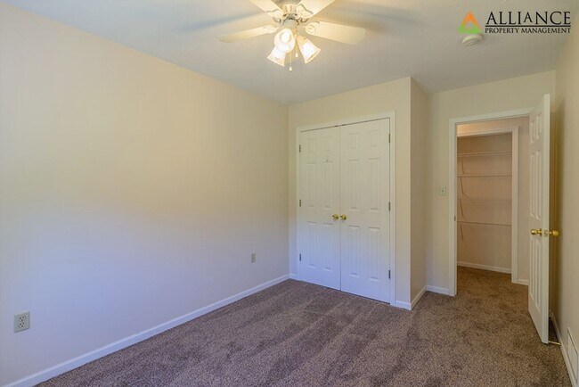 Building Photo - East side of Manhattan!