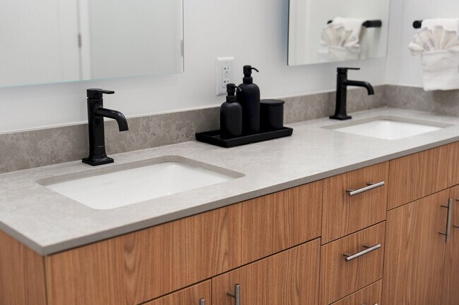 Building Photo - 202 Mill Rd