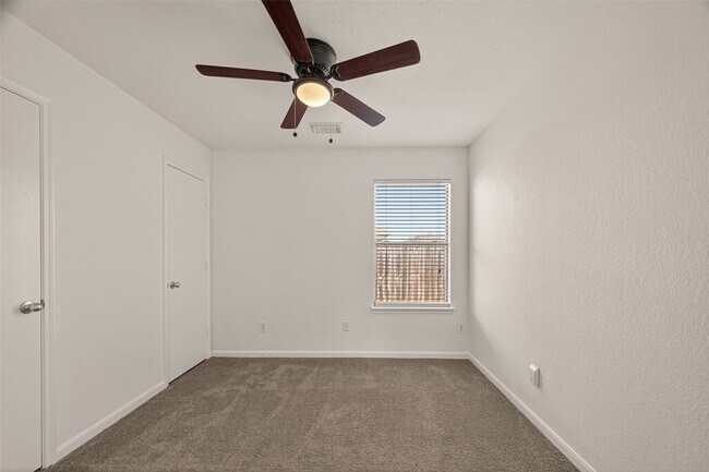 Building Photo - 4719 Silver Spruce Ln