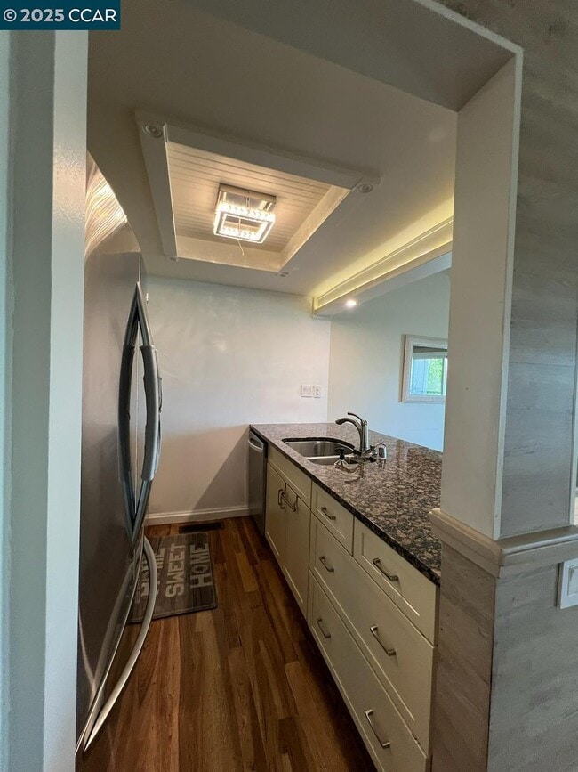 Building Photo - 438 Ridgeview Dr