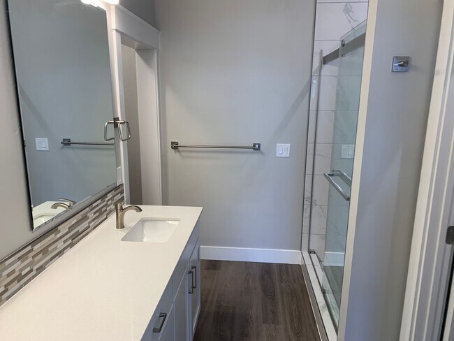 Building Photo - Low-Maintenance Luxury on One Level - new home Star, ID