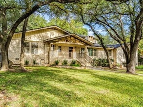 Building Photo - 404 Almarion Dr