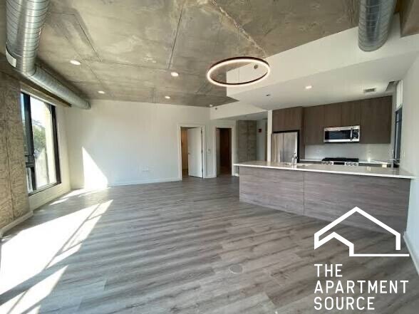 Primary Photo - 1118 W Patterson Ave