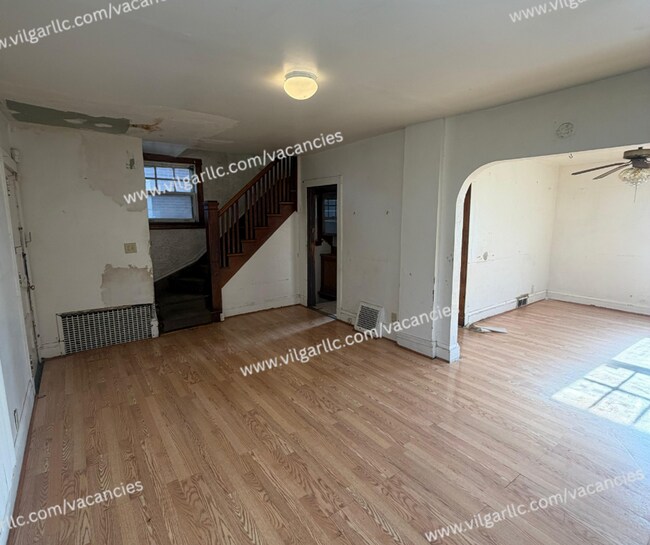 Building Photo - FOR SALE - 3 bedrooms • 1 bathroom