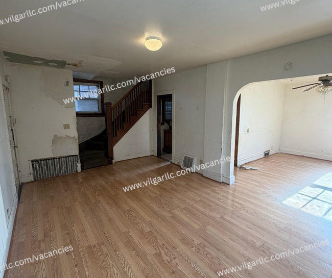 Building Photo - Single-family home for sale