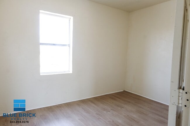 Building Photo - 1401 W 53rd St