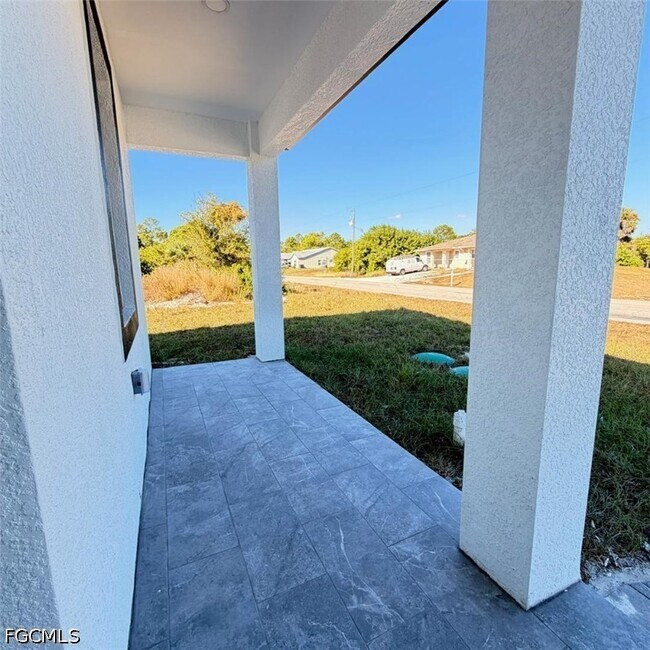 Building Photo - 209-211 W 12th St