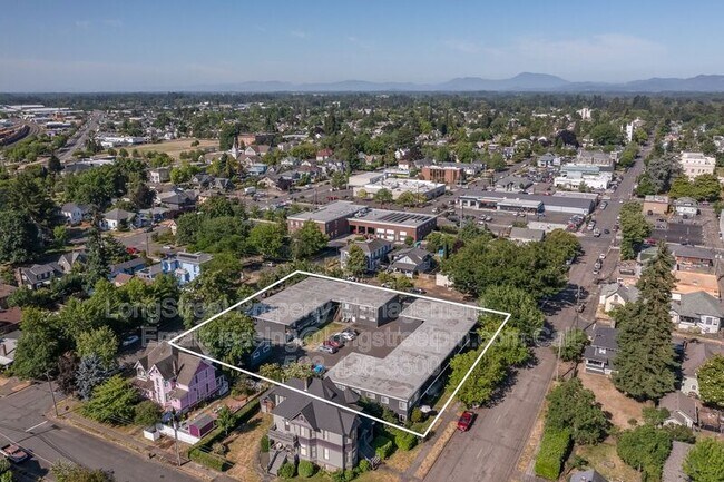 Building Photo - 205 6th Ave SE
