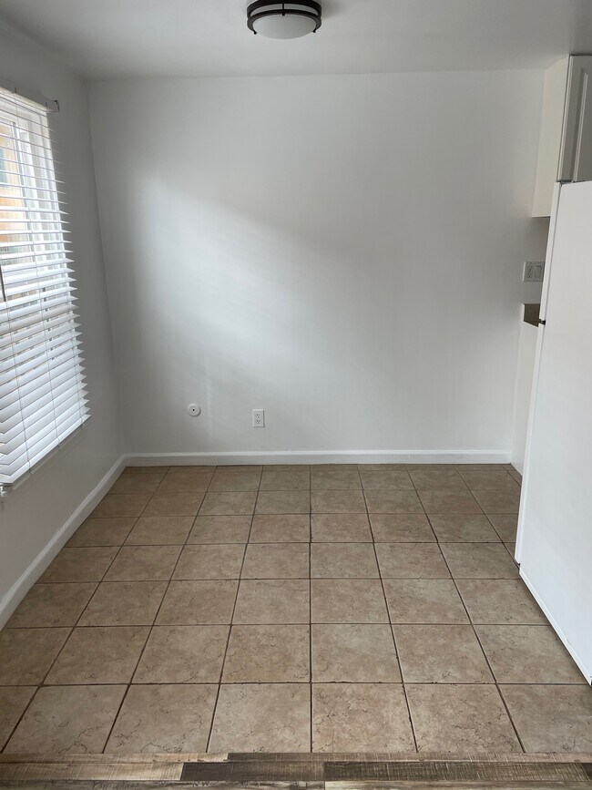 Building Photo - 4234 Mont Clair St