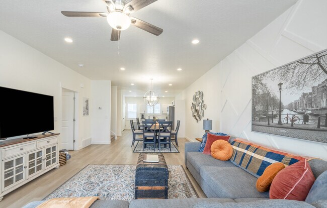 Building Photo - 408 S 680 E