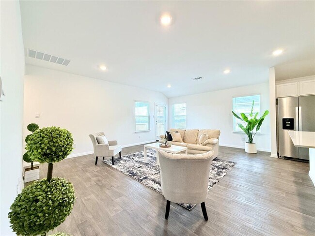 Building Photo - 598 Gladiola Lp