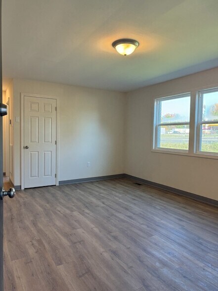 Building Photo - 204 S Clydeton Rd