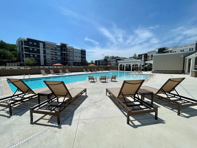 Building Photo - Tuscany con Terrazza | 1 Bed 1 Bath | 773 sf