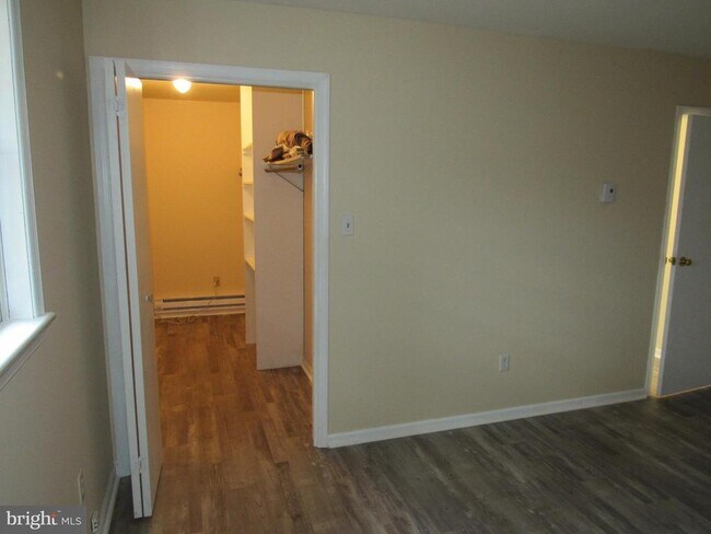 Building Photo - 221 Swinehart Rd