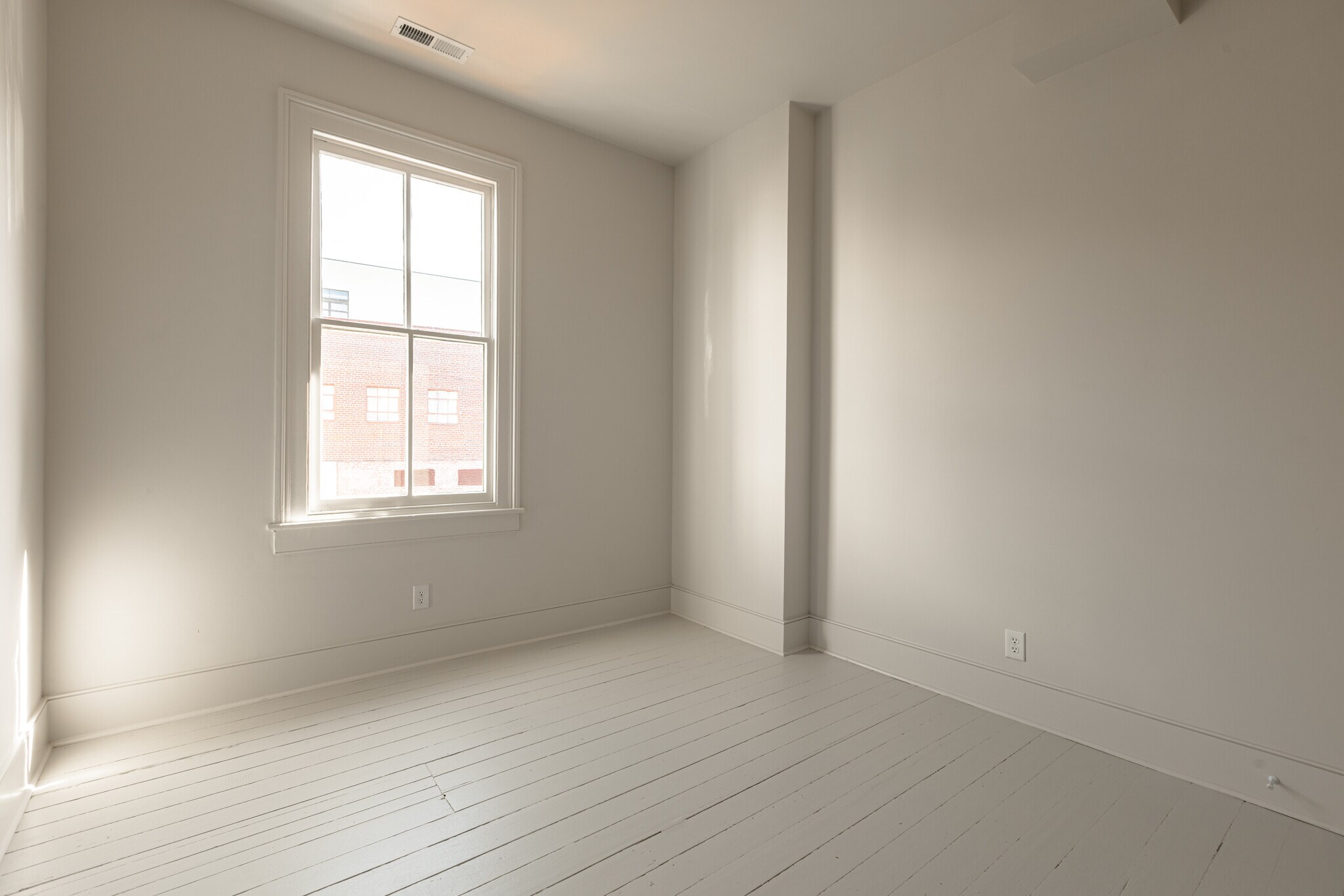 Building Photo - 82 Wentworth St