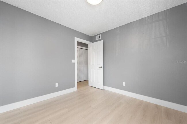 Building Photo - 2727 N Poinciana Blvd