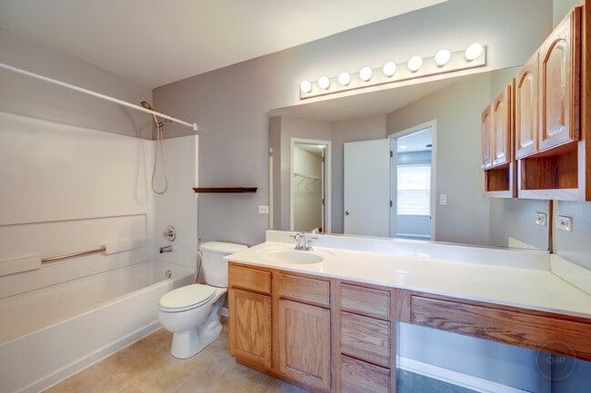 Building Photo - 4055 Blackstone Dr