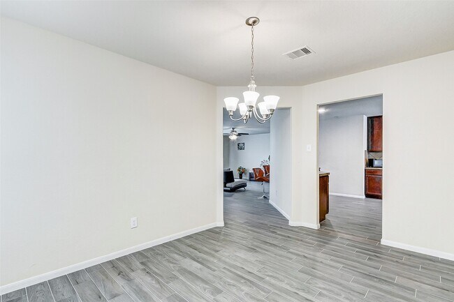 Building Photo - 21219 Fox Hillside Way