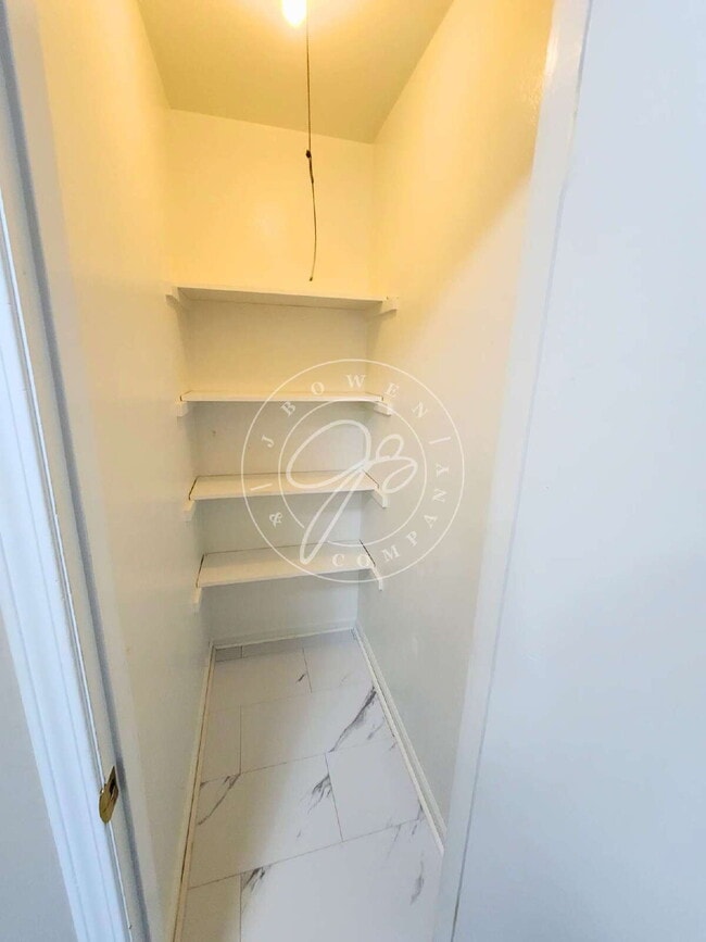 Building Photo - Sylvania Schools | Spacious 3-Bedroom Home in Sylvania Park