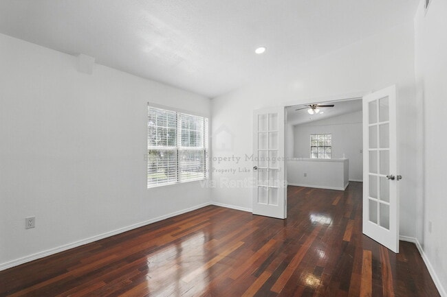 Building Photo - 820 Altaloma Ave