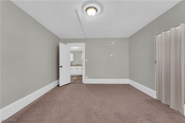 Building Photo - 3607 Sackett Ave