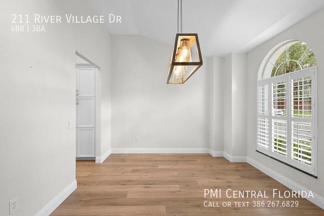 Building Photo - 211 River Village Dr